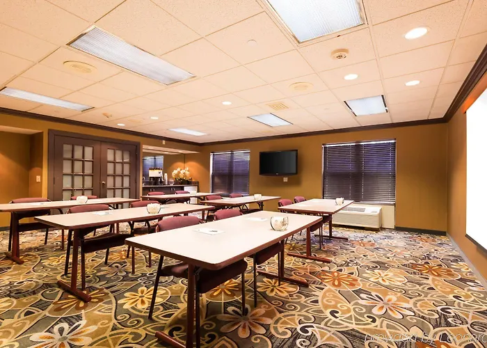 Hampton Inn&suites Chicago-hoffman Estates 3*