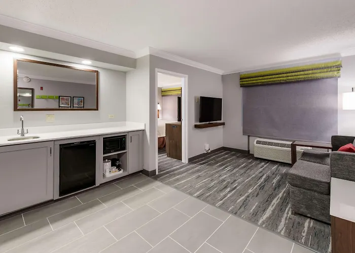 Hampton Inn&suites Chicago-hoffman Estates 3*